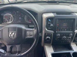 2014 Ram 1500 Big Horn z VIN 1C6RR6TT0ES435013, wystawiony jako Copart lot #59365815 z przebiegiem 211 373 mil mil oraz Czysty tytuł • Clean title. Historia ofert i sprzedaży dostępna na DreamBid. Obrazek 9.