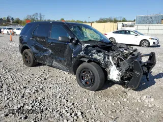 2017 Ford Police Interceptor Utility z VIN 1FM5K8AR6HGE01207, wystawiony jako Copart lot #53528715 z przebiegiem Nie podano mil oraz Czysty tytuł • Clean title. Historia ofert i sprzedaży dostępna na DreamBid. Obrazek 4.