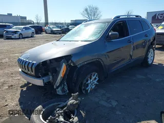 2017 Jeep Cherokee Latitude with VIN 1C4PJMCS2HW575645, listed as a IAAI auction lot 41747140 with 1 mi miles. Bid and sale history available at carsss.com. Image 16.