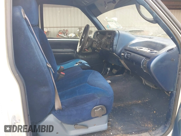 1995 GMC Sierra 1500 z VIN 2GTEK19K9S1591415, wystawiony jako IAAI lot #41793889 z przebiegiem 334 435 mil mil oraz . Historia ofert i sprzedaży dostępna na DreamBid. Obrazek 5.