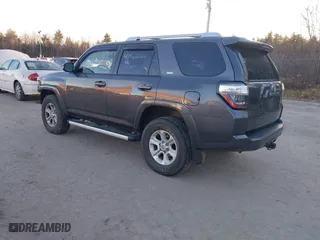 2017 Toyota 4Runner SR5 with VIN JTEBU5JR2H5415869, listed as a IAAI auction lot 40962324 with 104,143 mi miles. Bid and sale history available at carsss.com. Image 3.