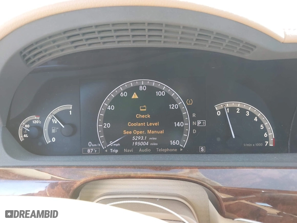 2009 Mercedes-Benz S-Class 5.5L V8 with VIN WDDNG86X29A242256, listed as a IAAI auction lot 42008977 with 195,004 mi miles. Bid and sale history available at carsss.com. Image 7.