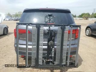 2017 Honda Pilot EX-L z VIN 5FNYF6H61HB061139, wystawiony jako Copart lot #55593095 z przebiegiem 107 170 mil mil oraz Szkoda całkowita • Salvage title. Historia ofert i sprzedaży dostępna na DreamBid. Obrazek 6.