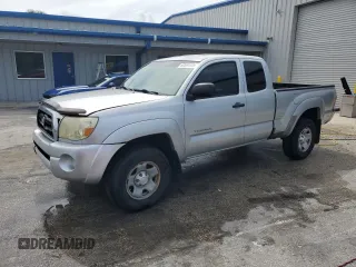 2008 Toyota Tacoma PreRunner with VIN 5TETU62N08Z478900, listed as a Copart auction lot 62697035 with 230,235 mi miles and Salvage title. Bid and sale history available at DreamBid. Image 1.