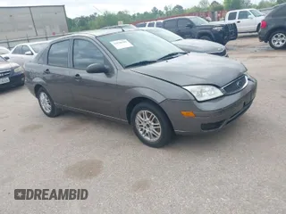 2007 Ford Focus S with VIN 1FAFP34N97W222420, listed as a IAAI auction lot 41938444 with 49,080 mi miles. Bid and sale history available at carsss.com. Image 1.