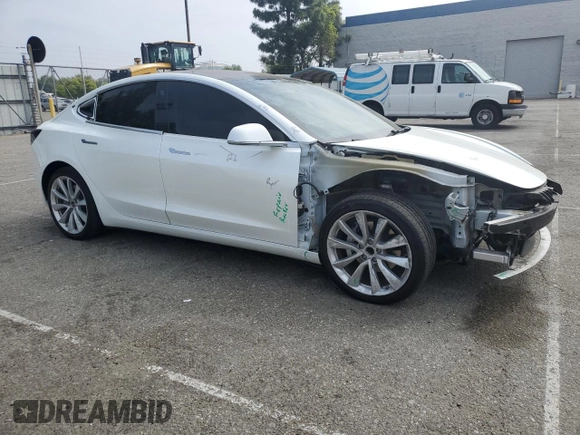 2018 Tesla Model 3 Long Range Battery z VIN 5YJ3E1EA5JF053673, wystawiony jako Copart lot #53091445 z przebiegiem 60 849 mil mil oraz Szkoda całkowita • Salvage title. Historia ofert i sprzedaży dostępna na DreamBid. Obrazek 4.