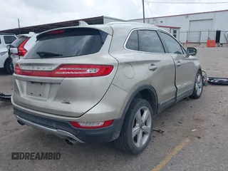 2015 Lincoln MKC z VIN 5LMCJ1A92FUJ19837, wystawiony jako IAAI lot #41948224 z przebiegiem Nie podano mil oraz . Historia ofert i sprzedaży dostępna na DreamBid. Obrazek 4.
