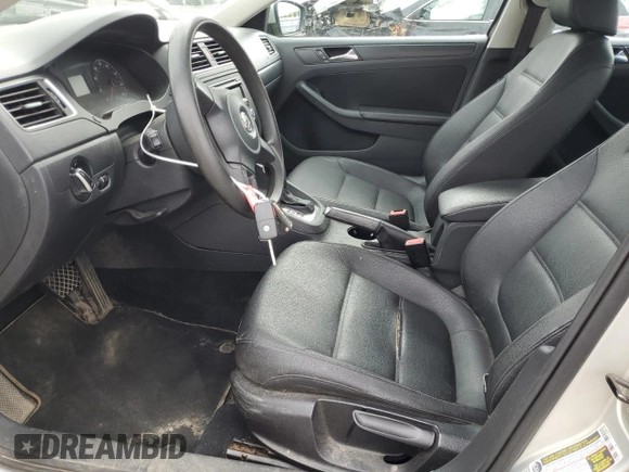 2011 Volkswagen Jetta SE z VIN 3VWDZ7AJ1BM028913, wystawiony jako Copart lot #57152875 z przebiegiem 238 844 mil mil oraz Szkoda całkowita • Salvage title. Historia ofert i sprzedaży dostępna na DreamBid. Obrazek 7.