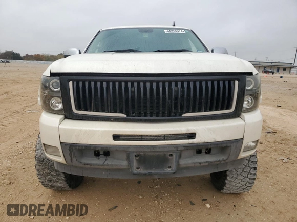 2011 Chevrolet Silverado 1500 LT with VIN 3GCPCSE00BG405302, listed as a Copart auction lot 84955574 with 155,856 mi miles and Salvage Title. Bid and sale history available at DreamBid. Image 5.