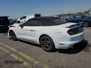 2020 Ford Mustang EcoBoost z VIN 1FATP8UH5L5137682, wystawiony jako Copart lot #53795485 z przebiegiem 89 739 mil mil oraz Szkoda całkowita • Salvage title. Historia ofert i sprzedaży dostępna na DreamBid. Obrazek 2.