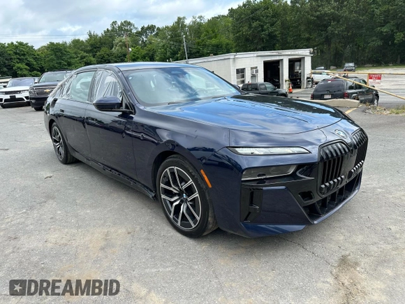 2023 BMW 7 Series 760i xDrive with VIN WBA33EJ06PCM02319, listed as a Copart auction lot 64957095 with 35,731 mi miles and Clean title. Bid and sale history available at DreamBid. Image 4.