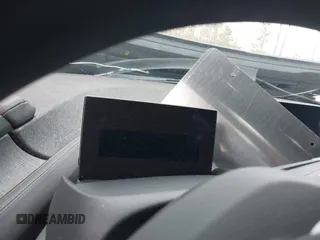 2017 BMW i3 z VIN WBY1Z8C55HV551697, wystawiony jako IAAI lot #41534229 z przebiegiem Nie podano mil oraz . Historia ofert i sprzedaży dostępna na DreamBid. Obrazek 7.