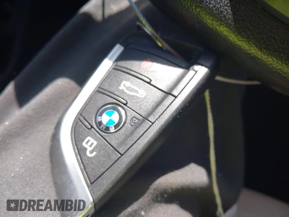 2018 BMW X1 xDrive28i with VIN WBXHT3C39J5F88234, listed as a IAAI auction lot 42044900 with 38,732 mi miles. Bid and sale history available at carsss.com. Image 11.