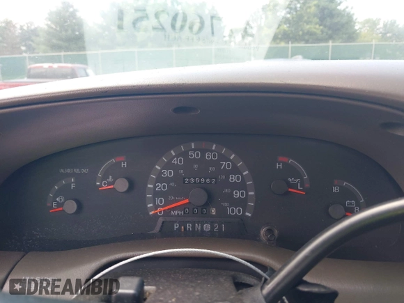 1997 Ford F-150 with VIN 1FTDF17W0VKA72683, listed as a IAAI auction lot 42760251 with 235,962 mi miles and . Bid and sale history available at DreamBid. Image 7.