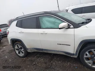 2018 Jeep Compass Limited with VIN 3C4NJDCB6JT113303, listed as a IAAI auction lot 41127866 with 99,345 mi miles. Bid and sale history available at carsss.com. Image 13.
