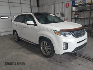 2014 Kia Sorento SX with VIN 5XYKW4A75EG518505, listed as a IAAI auction lot 36939010 with 175,976 mi miles. Bid and sale history available at carsss.com. Image 1.