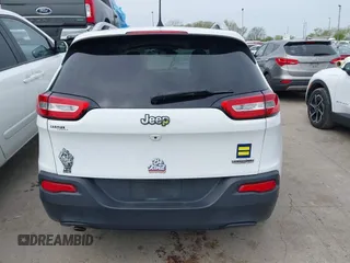 2017 Jeep Cherokee Latitude z VIN 1C4PJLCB4HD218750, wystawiony jako IAAI lot #42104697 z przebiegiem 153 708 mil mil oraz . Historia ofert i sprzedaży dostępna na DreamBid. Obrazek 17.