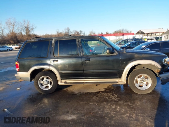 2000 Ford Explorer Eddie Bauer с VIN 1FMZU64E0YZB37690, выставлен на аукционе IAAI как лот 41588446 с пробегом 184 471 миль миль и . История ставок и продаж доступна на DreamBid. Изображение 13.