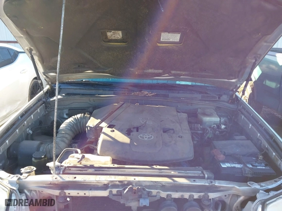 2003 Toyota 4Runner SR5 with VIN JTEZU14R230015626, listed as a IAAI auction lot 41427023 with 183,918 mi miles. Bid and sale history available at carsss.com. Image 10.