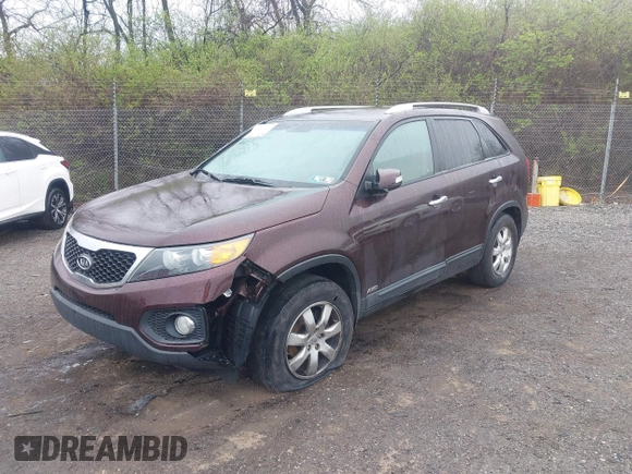 2012 Kia Sorento LX with VIN 5XYKTDA68CG303939, listed as a IAAI auction lot 41917791 with 211,086 mi miles. Bid and sale history available at carsss.com. Image 12.
