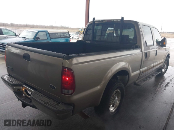 2004 Ford F-250 XL z VIN 1FTNW20L34EC72478, wystawiony jako IAAI lot #41435891 z przebiegiem 136 275 mil mil oraz . Historia ofert i sprzedaży dostępna na DreamBid. Obrazek 4.