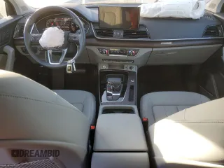 2024 Audi Q5 Premium Plus z VIN WA1BBAFY6R2063895, wystawiony jako Copart lot #85101434 z przebiegiem 2 978 mil mil oraz Szkoda całkowita • Salvage title. Historia ofert i sprzedaży dostępna na DreamBid. Obrazek 8.