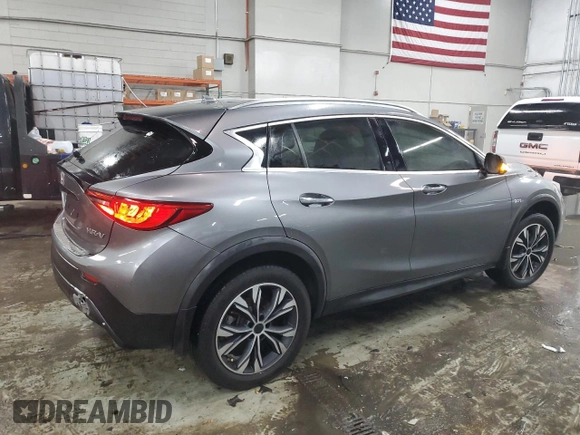 2019 Infiniti QX30 Luxe z VIN SJKCH5CRXKA008419, wystawiony jako Copart lot #46159125 z przebiegiem 90 609 mil mil oraz Szkoda całkowita • Salvage title. Historia ofert i sprzedaży dostępna na DreamBid. Obrazek 3.