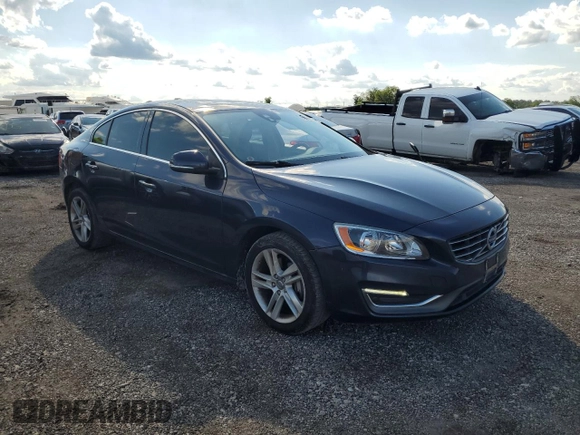 2014 Volvo S60 T5 z VIN YV1612FS5E1296303, wystawiony jako Copart lot #56480725 z przebiegiem 52 318 mil mil oraz Szkody całkowita. Historia ofert i sprzedaży dostępna na DreamBid. Obrazek 4.