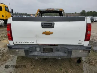 2014 Chevrolet Silverado 3500HD LTZ z VIN 1GC4K1C82EF110023, wystawiony jako Copart lot #42529335 z przebiegiem Nie podano mil oraz Nie do naprawy • Non repairable. Historia ofert i sprzedaży dostępna na DreamBid. Obrazek 6.