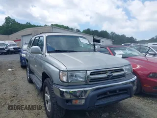 2000 Toyota 4Runner SR5 z VIN JT3HN86R1Y0296588, wystawiony jako IAAI lot #42193276 z przebiegiem 177 968 mil mil oraz . Historia ofert i sprzedaży dostępna na DreamBid. Obrazek 1.