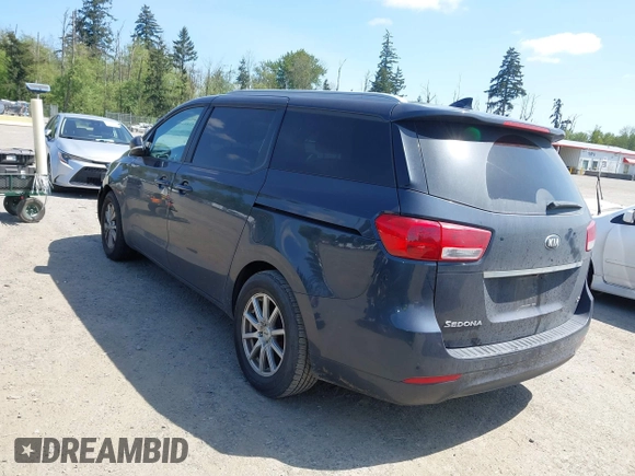 2017 Kia Sedona LX with VIN KNDMB5C11H6253379, listed as a IAAI auction lot 42140939 with 111,067 mi miles. Bid and sale history available at carsss.com. Image 3.
