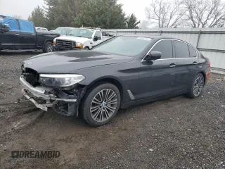 2018 BMW 5 Series 530i xDrive with VIN WBAJA7C59JG908065, listed as a Copart auction lot 84892164 with 468 mi miles and Salvage Title. Bid and sale history available at carsss.com. Image 1.