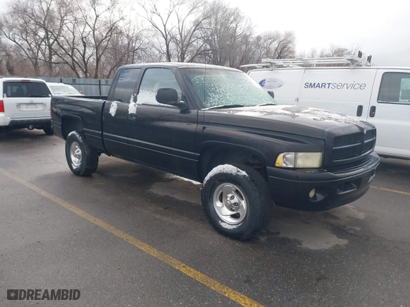 1999 Dodge Ram 1500 with VIN 3B7HF13Z4XM579695, listed as a IAAI auction lot 41795036 with 117,785 mi miles. Bid and sale history available at carsss.com. Image 1.