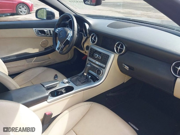2013 Mercedes-Benz SLK-Class SLK 250 with VIN WDDPK4HA5DF059891, listed as a IAAI auction lot 42015777 with 79,255 mi miles. Bid and sale history available at carsss.com. Image 5.