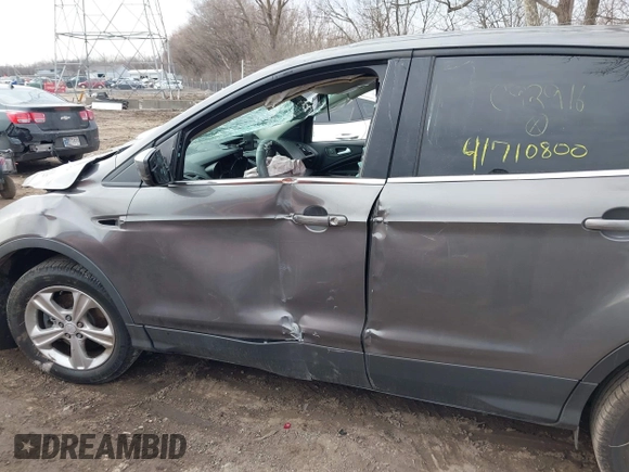 2013 Ford Escape SE с VIN 1FMCU0G96DUC92916, выставлен на аукционе IAAI как лот 41710800 с пробегом 228 307 миль миль и . История ставок и продаж доступна на DreamBid. Изображение 13.