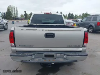 2001 Chevrolet Silverado 1500 LS with VIN 2GCEC19T311109560, listed as a IAAI auction lot 42065330 with 271,232 mi miles. Bid and sale history available at carsss.com. Image 15.