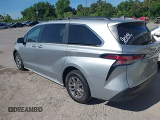 2021 Toyota Sienna LE with VIN 5TDBRKEC2MS021058, listed as a IAAI auction lot 41863947 with 73,608 mi miles. Bid and sale history available at carsss.com. Image 3.