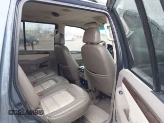 2002 Ford Explorer Eddie Bauer z VIN 1FMDU74E22ZB30389, wystawiony jako IAAI lot #41969456 z przebiegiem 240 037 mil mil oraz . Historia ofert i sprzedaży dostępna na DreamBid. Obrazek 8.