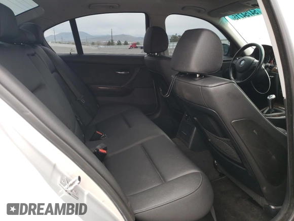 2006 BMW 3 Series 325i with VIN WBAVB13506KR59910, listed as a Copart auction lot 54754715 with 107,181 mi miles and Salvage title. Bid and sale history available at DreamBid. Image 10.