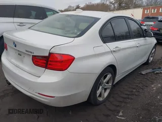 2012 BMW 3 Series 328i с VIN WBA3C1C58CF431864, выставлен на аукционе IAAI как лот 41732575 с пробегом Не указан миль и . История ставок и продаж доступна на DreamBid. Изображение 4.