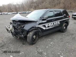 2019 Ford Police Interceptor Utility z VIN 1FM5K8AR0KGA17169, wystawiony jako Copart lot #52951335 z przebiegiem 105 701 mil mil oraz Szkody całkowita. Historia ofert i sprzedaży dostępna na DreamBid. Obrazek 1.