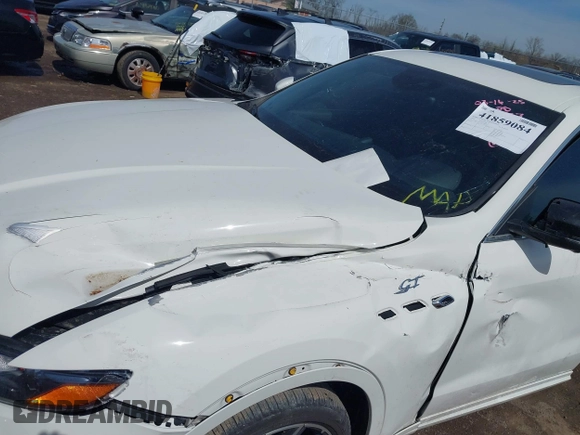 2022 Maserati Levante GT z VIN ZN661XUA5NX388097, wystawiony jako IAAI lot #41859084 z przebiegiem 31 252 mil mil oraz . Historia ofert i sprzedaży dostępna na DreamBid. Obrazek 6.