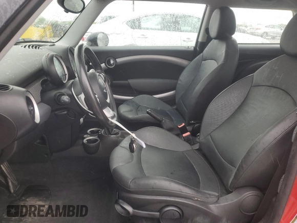 2010 MINI Hardtop S with VIN WMWMF7C50ATZ68936, listed as a Copart auction lot 53692015 with 122,195 mi miles and Salvage Title. Bid and sale history available at DreamBid. Image 7.