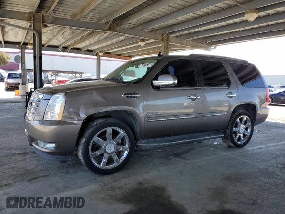 2012 Cadillac Escalade Luxury z VIN 1GYS4BEF1CR121362, wystawiony jako Copart lot #51871345 z przebiegiem 158 273 mil mil oraz Czysty tytuł • Clean title. Historia ofert i sprzedaży dostępna na DreamBid. Obrazek 1.
