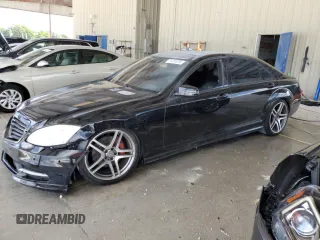 2013 Mercedes-Benz S S 550 with VIN WDDNG7DB3DA537070, listed as a Copart auction lot 54398295 with 61,577 mi miles and Salvage Title. Bid and sale history available at carsss.com. Image 1.