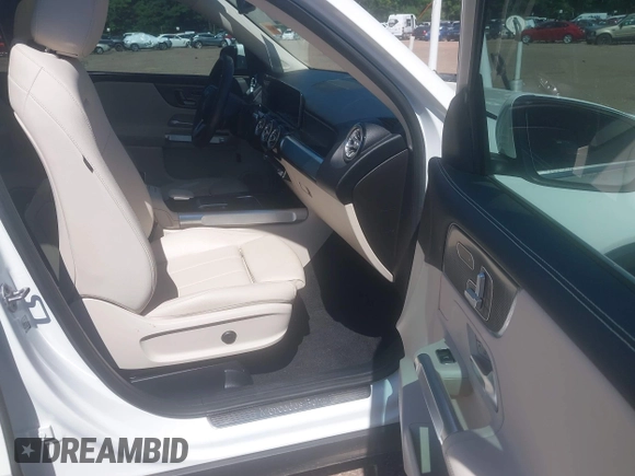 2021 Mercedes-Benz GLB 250 z VIN W1N4M4GB0MW104049, wystawiony jako IAAI lot #42292913 z przebiegiem 63 626 mil mil oraz . Historia ofert i sprzedaży dostępna na DreamBid. Obrazek 5.