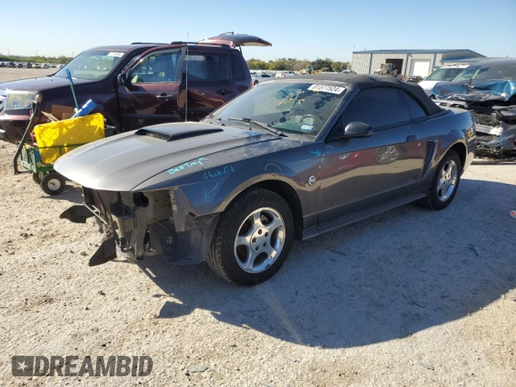 2004 Ford Mustang Deluxe with VIN 1FAFP44404F117628, listed as a Copart auction lot 81377524 with 39,697 mi miles and Salvage Title. Bid and sale history available at carsss.com. Image 1.