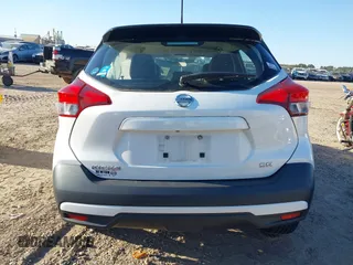 2018 Nissan Kicks S with VIN 3N1CP5CU1JL545913, listed as a IAAI auction lot 41011464 with 101,743 mi miles. Bid and sale history available at carsss.com. Image 16.