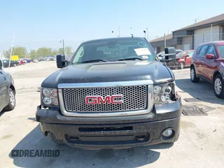 2008 GMC Sierra Denali z VIN 2GTEK638881272803, wystawiony jako IAAI lot #42269401 z przebiegiem 239 033 mil mil oraz . Historia ofert i sprzedaży dostępna na DreamBid. Obrazek 12.