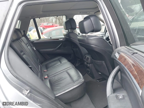 2011 BMW X5 35i with VIN 5UXZV4C52BL407776, listed as a IAAI auction lot 41538832 with 108,546 mi miles. Bid and sale history available at carsss.com. Image 8.